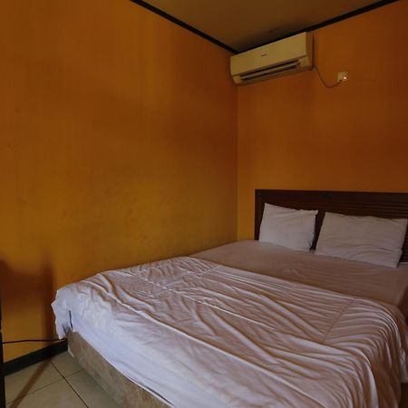 Oyo 93119 Guest House Leo Patra Muara Badak Kültér fotó
