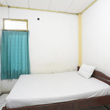 Oyo 93119 Guest House Leo Patra Muara Badak Kültér fotó